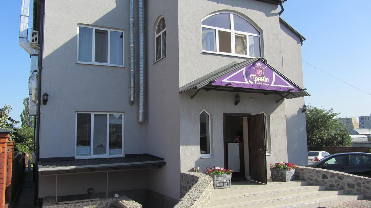 Hotel Grant Pesochin Exterior photo